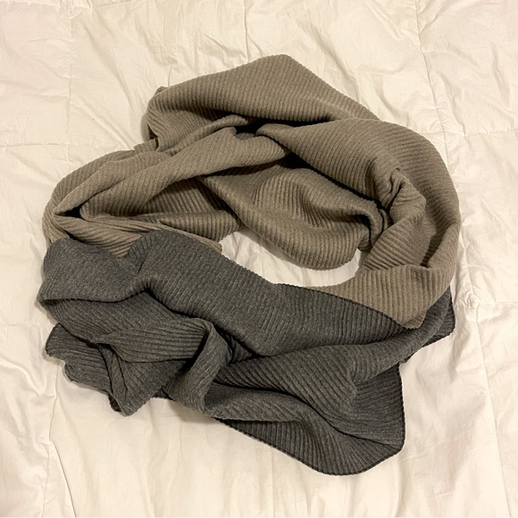 4th & Union Large Grey & Tan Scarf - Picture 7 of 7